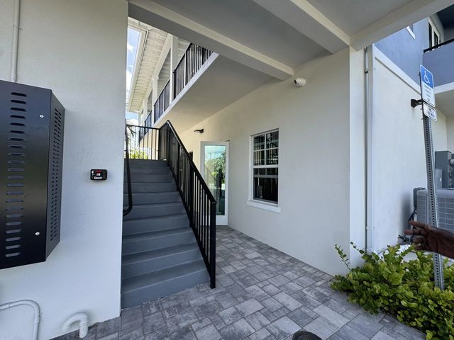 4 of 7 - 20 Nw 6th Avenue, Delray Beach, FL