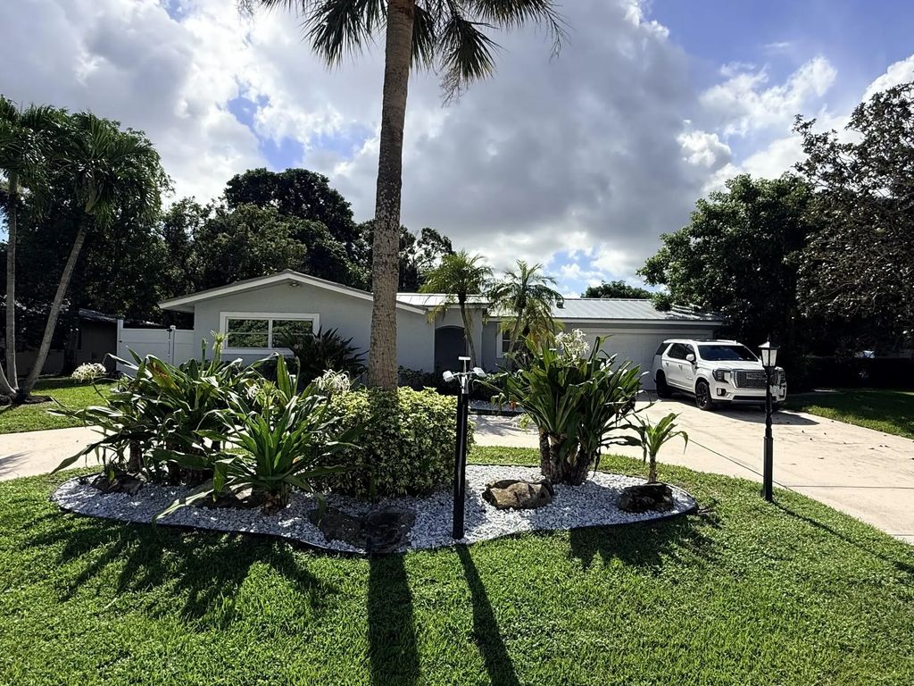 4188 Larch Avenue, Palm Beach Gardens
