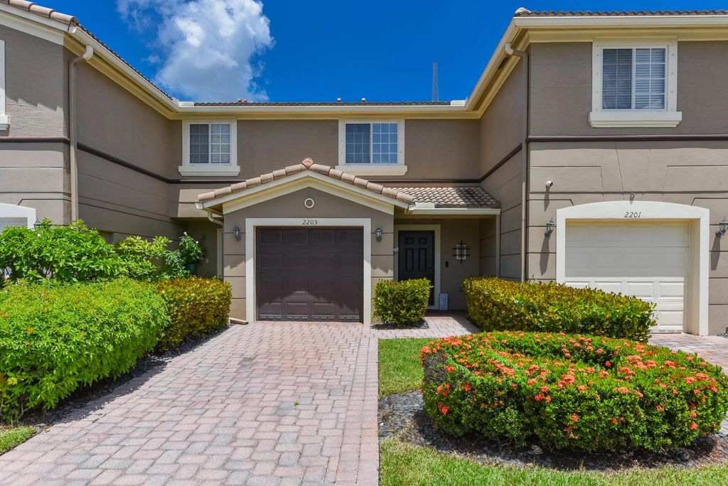 2205 Sw Marshfield Court #2205, Port St. Lucie