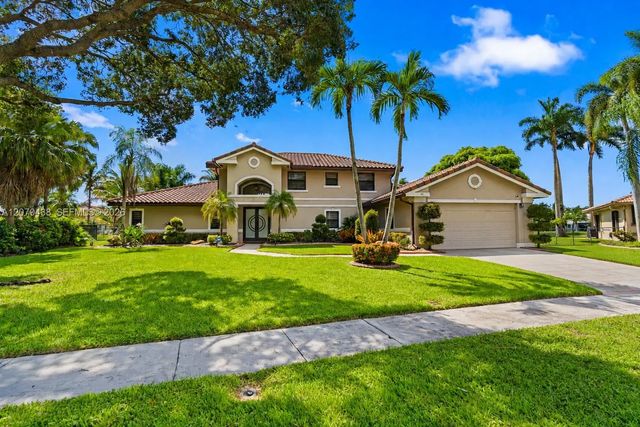 451 Nw 194th Avenue, Pembroke Pines