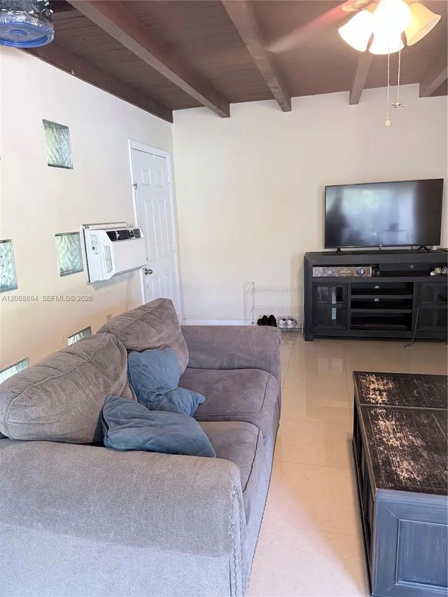 3 of 18 - 1435 Ne 139th Street, North Miami, FL