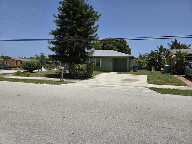 2 of 13 - 734 Ne 1st Street, Boynton Beach, FL