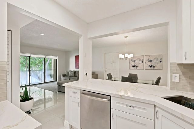 3 of 20 - 609 Sea Pine Way #f2, Greenacres, FL