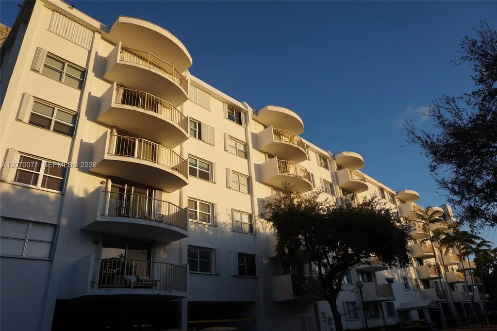 210 Seaview Drive #308, Key Biscayne