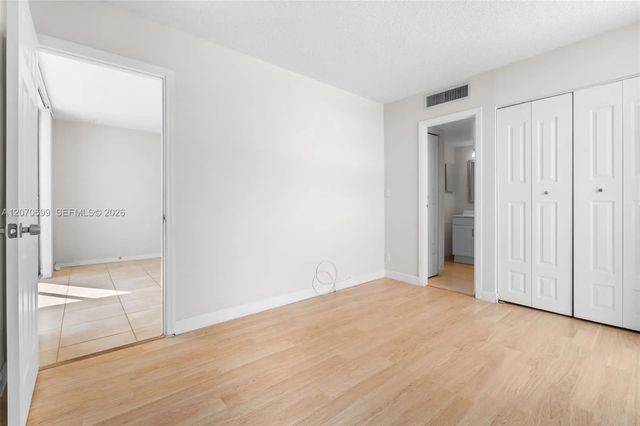 4 of 33 - 3401 N Country Club Drive #519, Aventura, FL