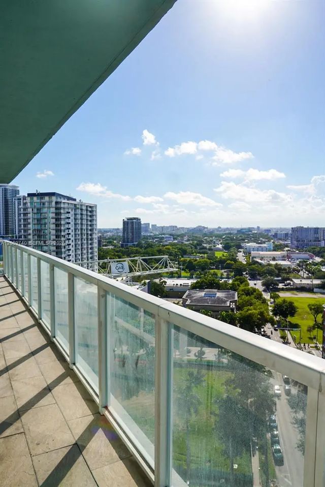 3 of 15 - 1900 N Bayshore Drive #1618, Miami, FL