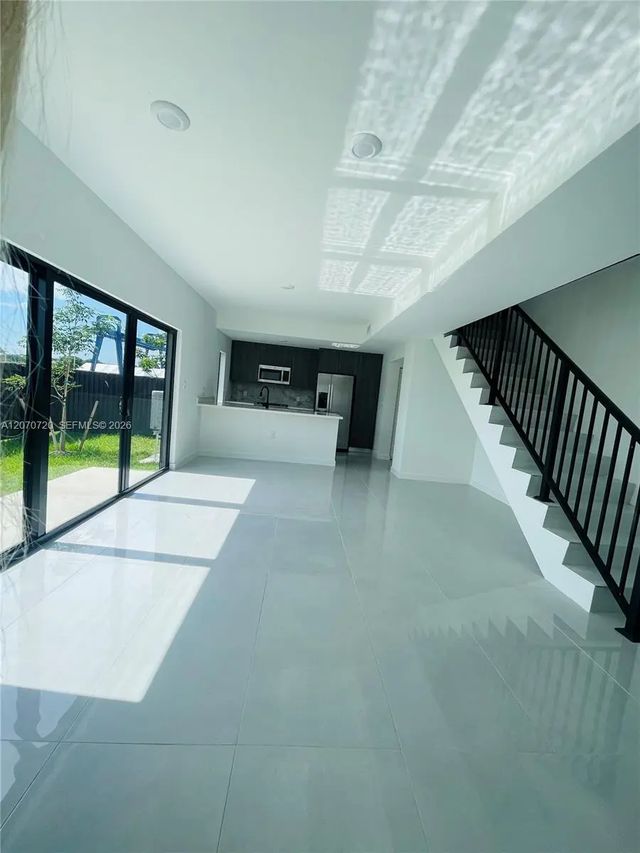 3 of 14 - 209 Nw 13th Place, Florida City, FL