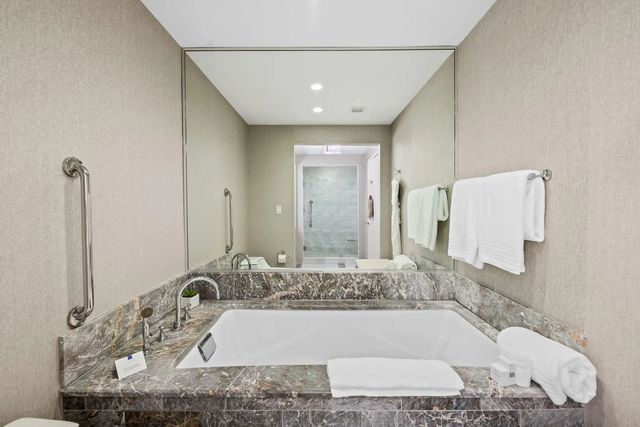 5 of 18 - 551 N Fort Lauderdale Beach Boulevard #h1011, Fort Lauderdale, FL