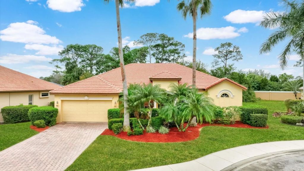 833 Sw Vineland Court, Port St. Lucie