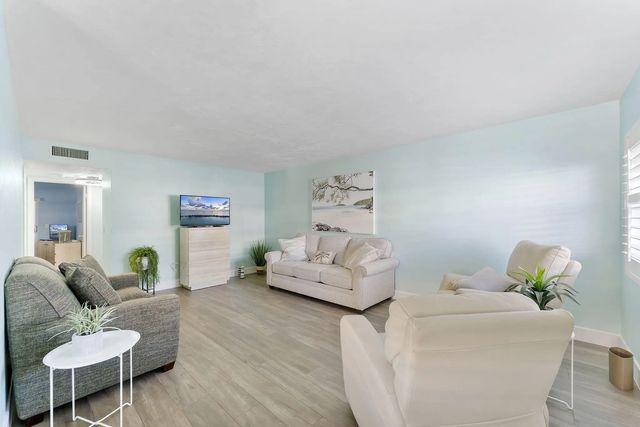 3322 Cynthia Lane #102, Lake Worth Beach