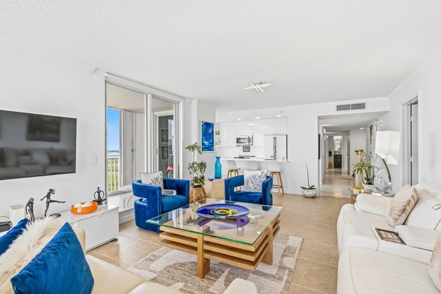 4 of 41 - 5049 N Highway A1a #1802, Hutchinson Island, FL
