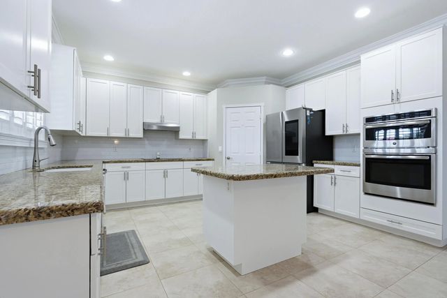 3 of 26 - 15562 Cypress Park Drive, Wellington, FL