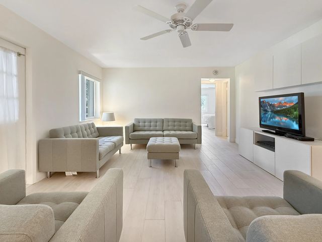 235 Pine Hov Circle #a-2, Greenacres