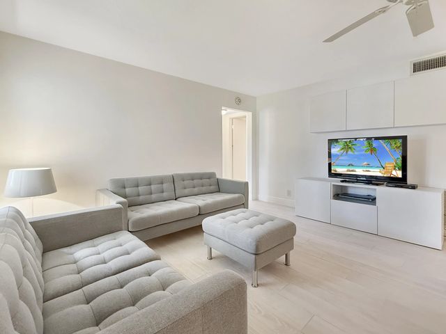 4 of 38 - 235 Pine Hov Circle #a-2, Greenacres, FL