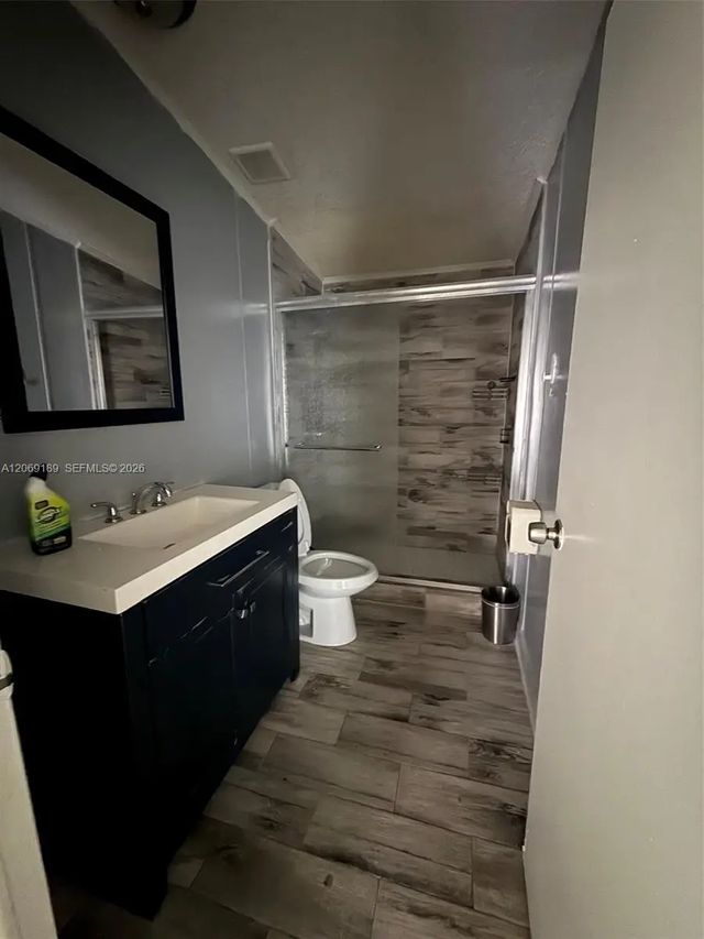 2 of 10 - N/A, Miami, FL