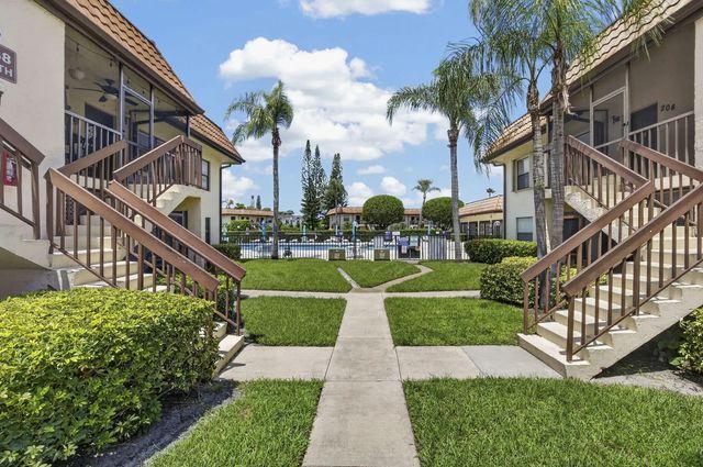7262 Golf Colony Court #204, Lake Worth
