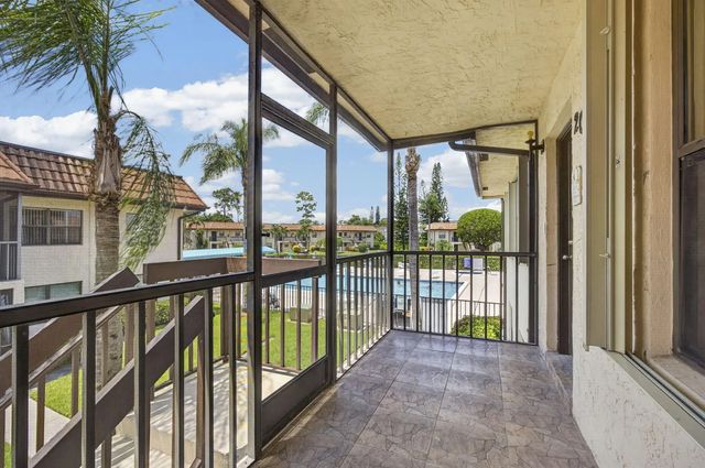 3 of 13 - 7262 Golf Colony Court #204, Lake Worth, FL