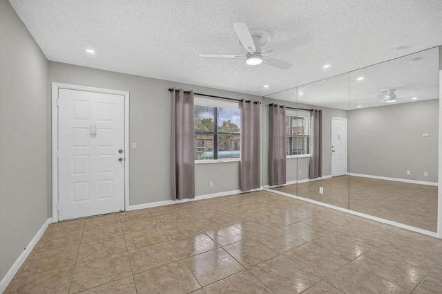 5 of 13 - 7262 Golf Colony Court #204, Lake Worth, FL