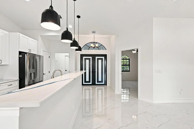 5 of 42 - 2356 30th Avenue Sw, Vero Beach, FL