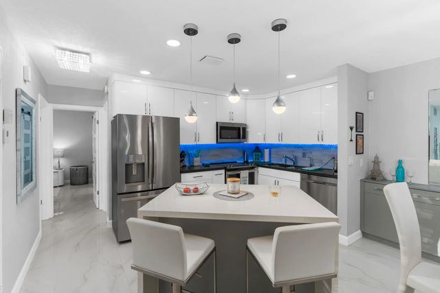 130 Cypress Club Drive #306, Pompano Beach