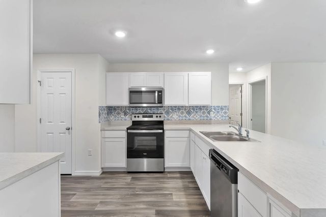 3 of 34 - 619 Sw Hamberland Avenue, Port St. Lucie, FL