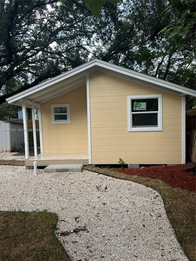 2 of 6 - 8111 N 10, Tampa, FL