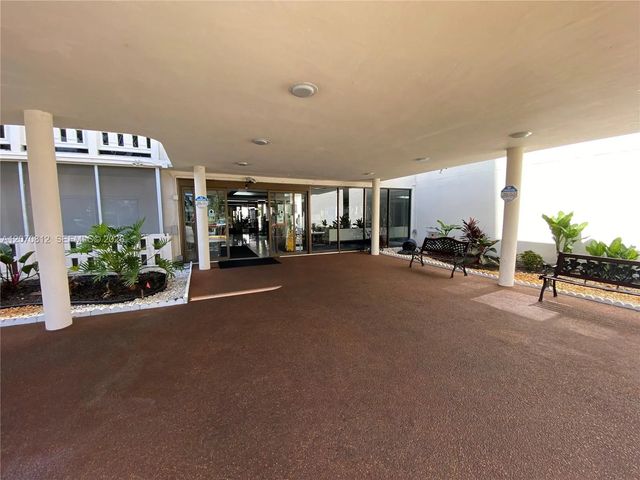 3 of 37 - 4330 Hillcrest Drive #1009, Hollywood, FL