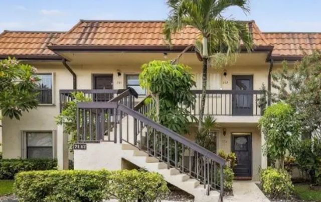 7142 Golf Colony Court #102, Lake Worth