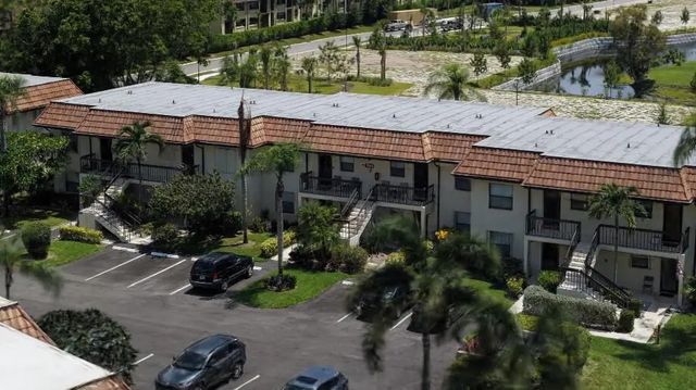 2 of 8 - 7142 Golf Colony Court #102, Lake Worth, FL