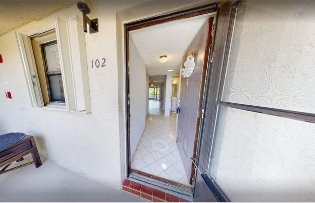 3 of 8 - 7142 Golf Colony Court #102, Lake Worth, FL