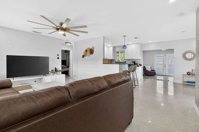 4 of 44 - 1123 Se 2nd Avenue, Deerfield Beach, FL
