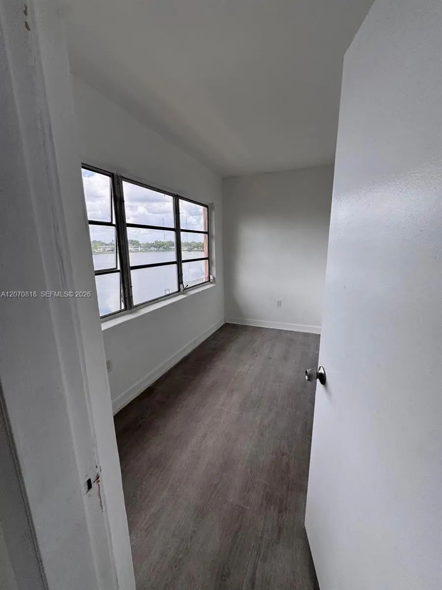 Photo of Listing #A12070818