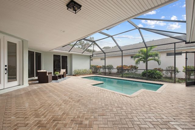 5 of 53 - 1018 Carolina Circle Sw, Vero Beach, FL