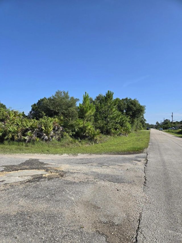 4 of 6 - 873 Carpenter  Street E, Lehigh Acres, FL
