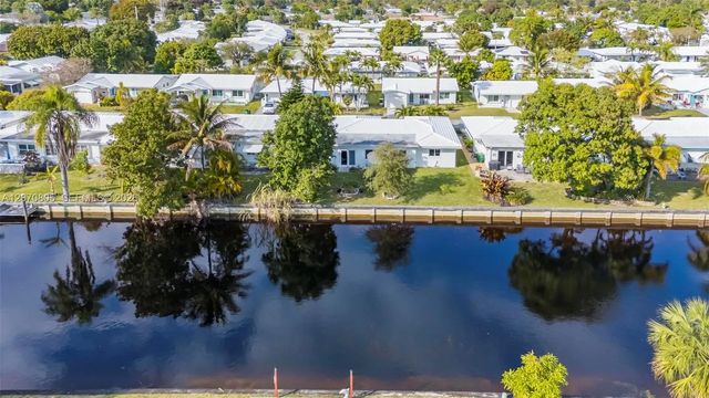 6810 Nw 74th Place, Tamarac