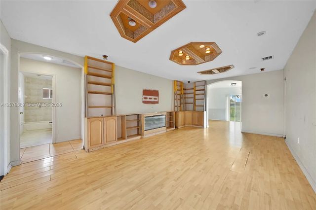 3 of 30 - 1714 Nw 204th Street, Miami Gardens, FL