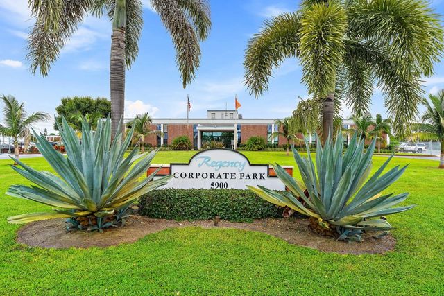 4 of 32 - 5900 N Australian Avenue, Mangonia Park, FL