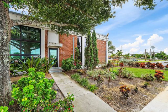 5 of 32 - 5900 N Australian Avenue, Mangonia Park, FL