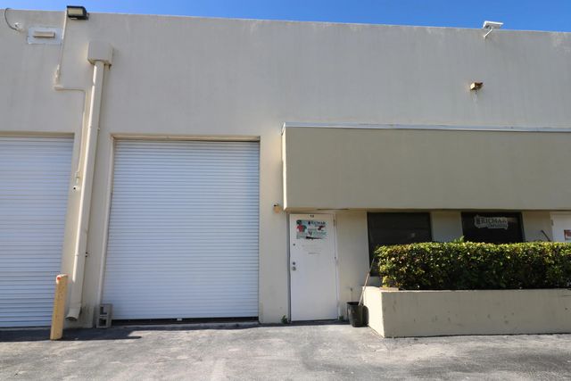 5 of 23 - 2195 N Andrews Avenue #13, Pompano Beach, FL