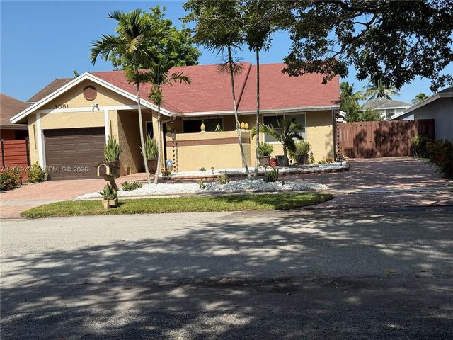 1051 Sw 99th Avenue, Pembroke Pines