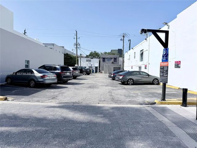 3 of 20 - 1905 1909 Harrison Street, Hollywood, FL