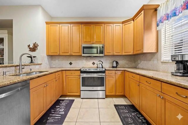 5 of 14 - 1033 Ne 17th Way #1202, Fort Lauderdale, FL
