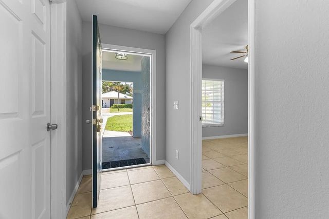 3 of 25 - 216 13th Street Sw, Vero Beach, FL