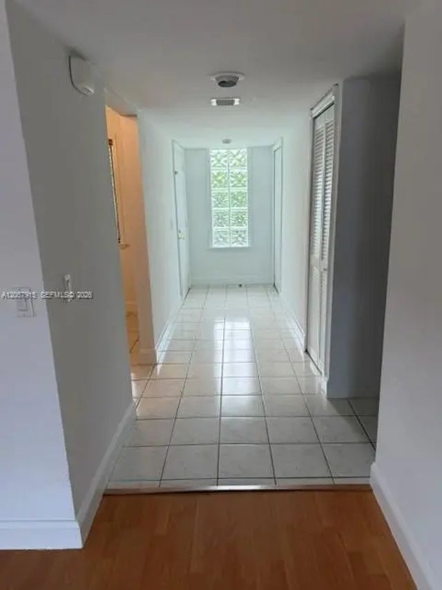 3 of 21 - 164 Lakeview Drive #204, Weston, FL