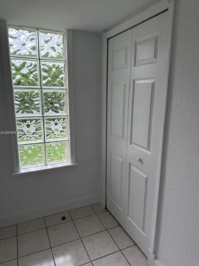 4 of 21 - 164 Lakeview Drive #204, Weston, FL