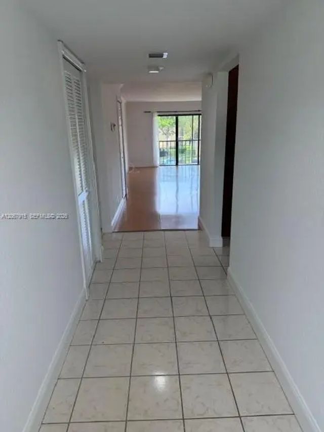 5 of 21 - 164 Lakeview Drive #204, Weston, FL