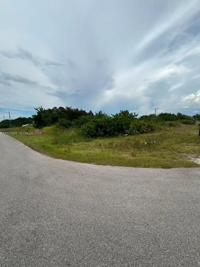 1609 Flora Avenue S, Lehigh Acres