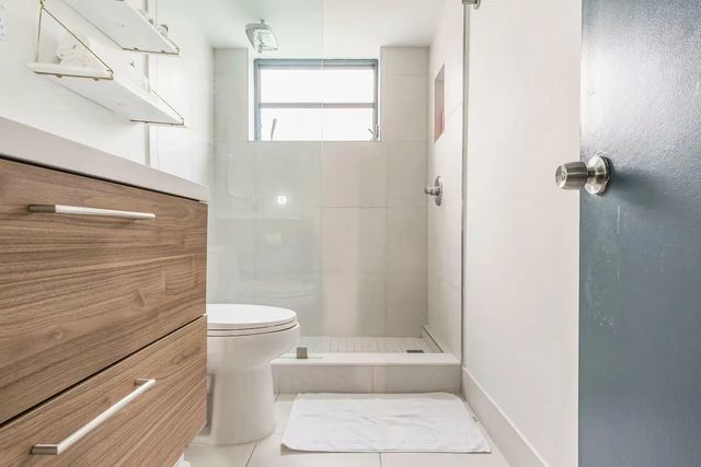 5 of 8 - 2404 Ne 33rd Avenue #4, Fort Lauderdale, FL