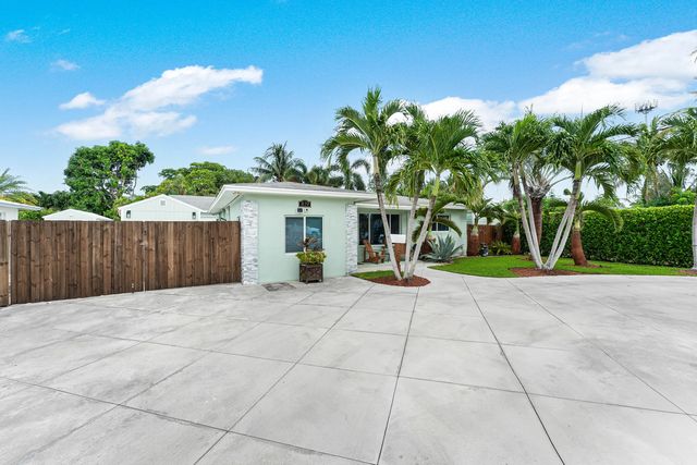 4 of 57 - 819 6th Street, Lake Park, FL