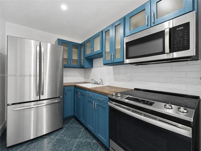 4 of 25 - 8411 Nw 8th Street #102, Miami, FL